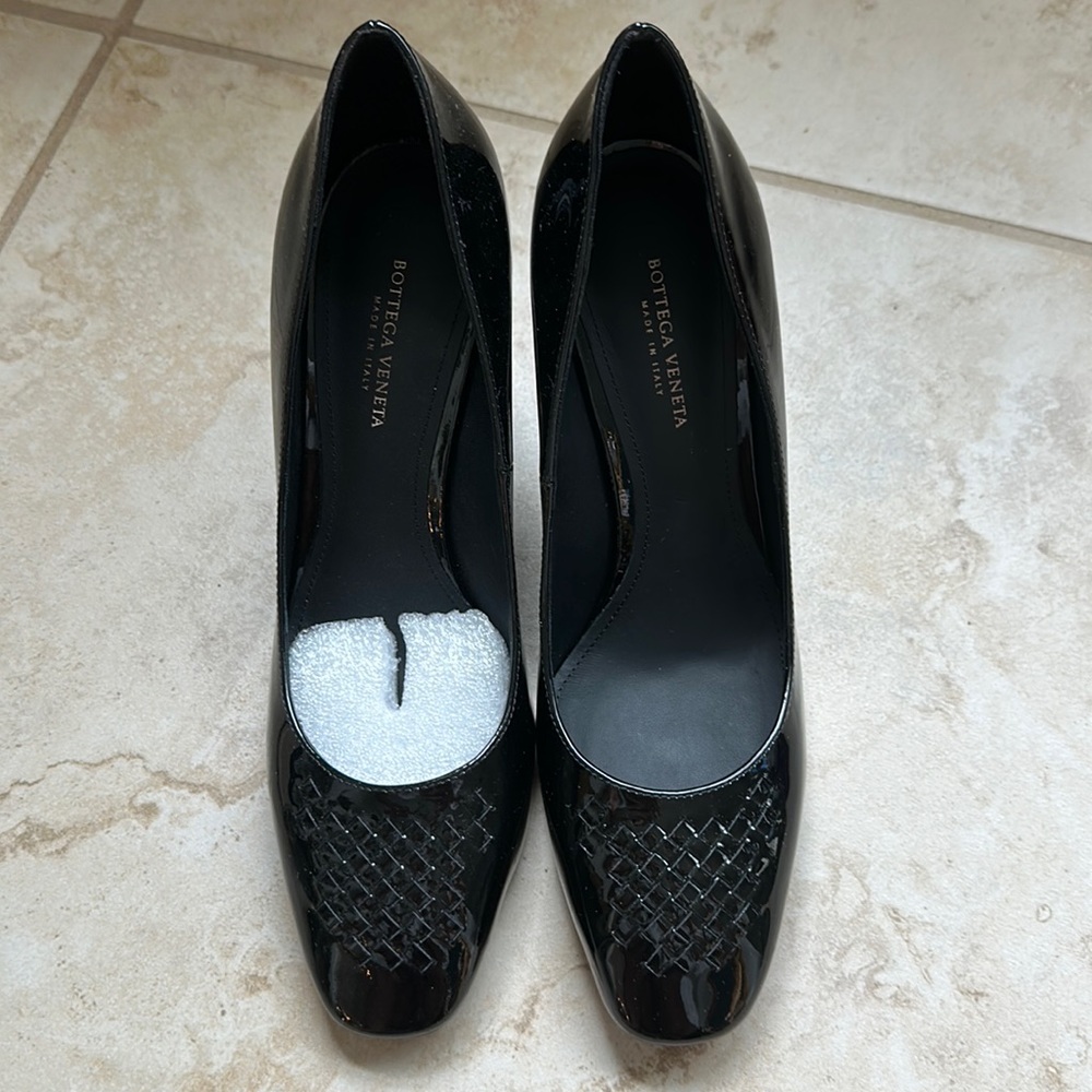 Women's Bottega Veneta Shoes | Cherbourg Patent Pump - Size 35.5 Color: Black